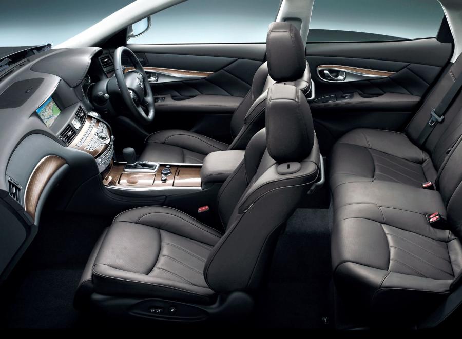  Nissan Fuga 2009 года  (фото 2 из 10)